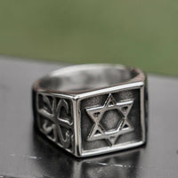 Load image into Gallery viewer, Gold Mens Hexagram Star of David Ring
