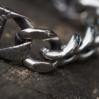 Load image into Gallery viewer, Mens Biker Skull Cuban Link Bracelet
